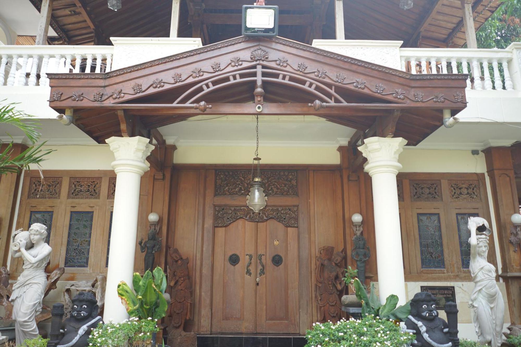 Rumah Pesik Art Heritage Gondowulung Exterior photo