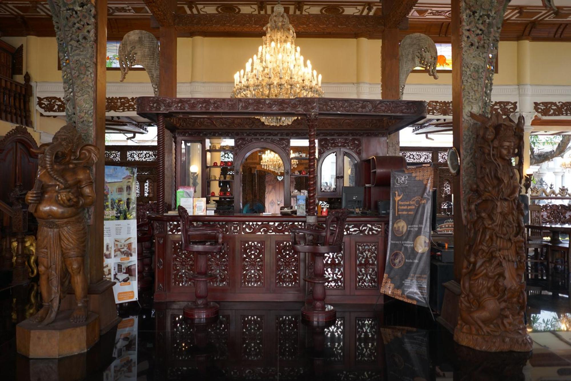 Rumah Pesik Art Heritage Gondowulung Exterior photo